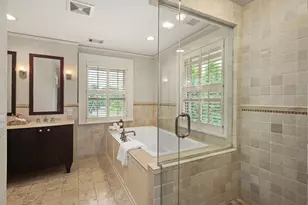 2554 W Lake of the Isles Pkwy, Minneapolis, MN 55405 - Photo 28