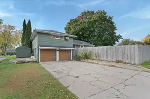 228 Terrace Dr SW, Willmar, MN 56201 - Photo 4