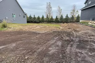 625 Remington Ct, Eagan, MN 55123 - Photo 1