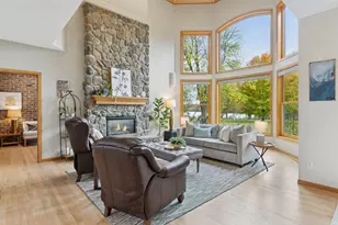 2628 Town Lake Dr, Woodbury, MN 55125 - Photo 4