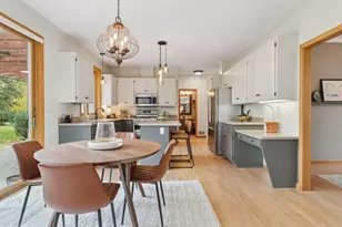 2628 Town Lake Dr, Woodbury, MN 55125 - Photo 8