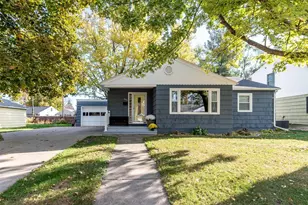 731 Belwood Dr, Mankato, MN 56001 - Photo 1