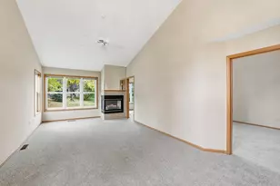 700 Leroy Ln, River Falls, WI 54022 - Photo 4