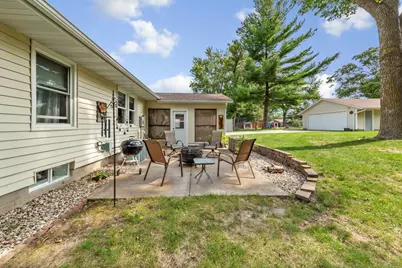 710 Upper Johnson Circle, Saint Peter, MN 56082 - Photo 8