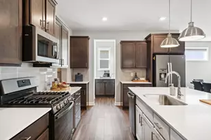 10945 Glacier Ln N, Dayton, MN 55369 - Photo 2