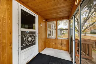 8214 32nd Pl N, Crystal, MN 55427 - Photo 4