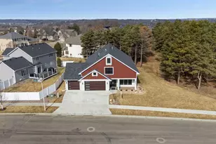 2377 Ponderosa Pl SW, Rochester, MN 55902 - Photo 2