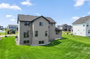17925 Hidden Creek Trl, Lakeville, MN 55044 - Photo 46