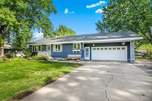 944 Spruce Dr, Saint Cloud, MN 56303 - Photo 1