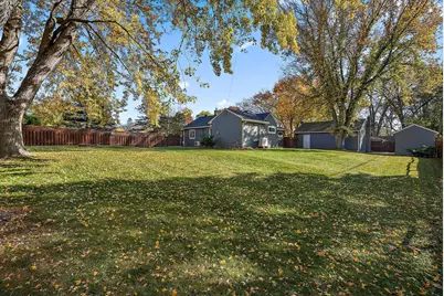 107 Hallam Avenue S, Mahtomedi, MN 55115 - Photo 34