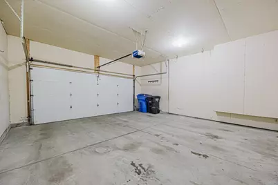 4281 Estate Drive S, Fargo, ND 58104 - Photo 32