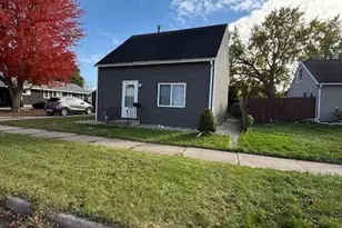 1810 1st Ave SE, Austin, MN 55912 - Photo 2