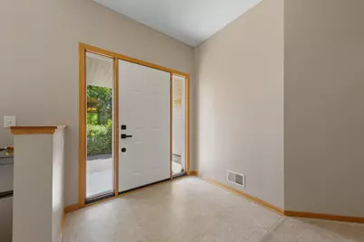 563 Summit Avenue, Dundas, MN 55019 - Photo 10