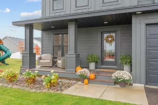 17926 Hidden Creek Trl, Lakeville, MN 55044 - Photo 2