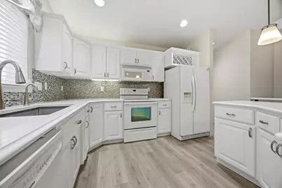 2830 Wheatland Drive S, Fargo,  58103 - Photo 6