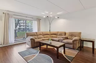 10501 Cedar Lake Rd, Minnetonka, MN 55305 - Photo 14