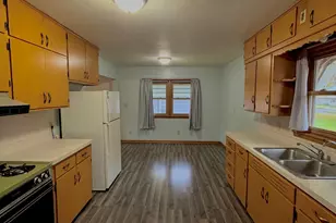 313 9th St, Gaylord, MN 55334 - Photo 2