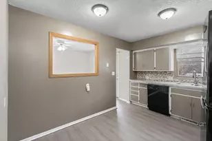 10421 Quebec Ave S, Bloomington, MN 55438 - Photo 8