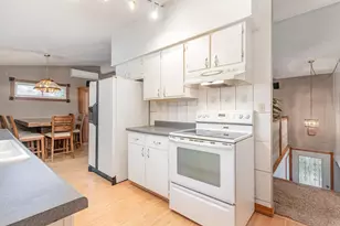 712 E 151st St, Burnsville, MN 55306 - Photo 20