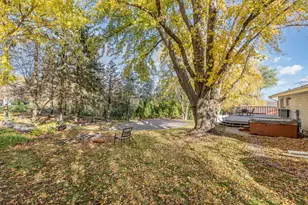 712 E 151st St, Burnsville, MN 55306 - Photo 8