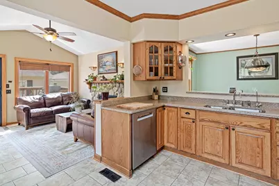 536 Hiawatha Avenue, Mendota Heights, MN 55118 - Photo 12