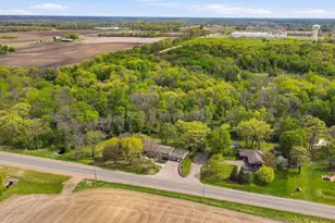 5075 Big Woods Blvd, Chaska, MN 55318 - Photo 4