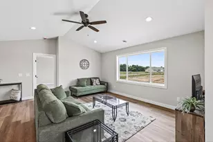 7222 Hawthorne Ct, North Branch, MN 55056 - Photo 6