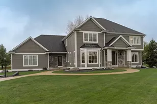 2736 Headland Ct SW, Rochester, MN 55902 - Photo 2