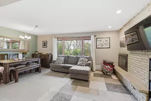 115 Peninsula Rd, Medicine Lake, MN 55441 - Photo 10