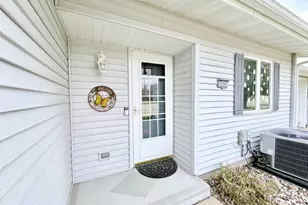 1370 C McNally Dr, Winona, MN 55987 - Photo 2