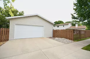 1943 19th St S, Fargo,  58103 - Photo 6