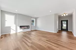 7660 Waverly Ave, Shakopee, MN 55379 - Photo 10