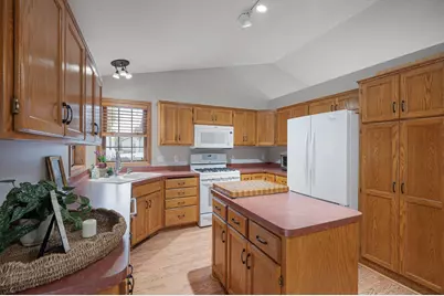 4419 Ladyslipper Avenue N, Brooklyn Park, MN 55443 - Photo 4