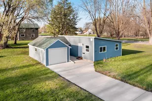 105 E Franklin St, Morristown, MN 55052 - Photo 2