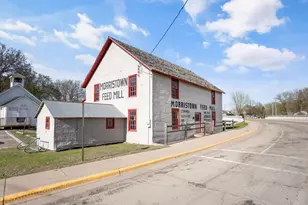 105 E Franklin St, Morristown, MN 55052 - Photo 32