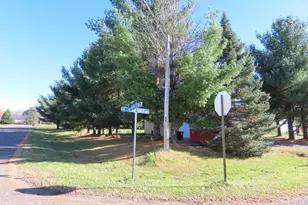 1001 Lincoln Cir, Braham, MN 55006 - Photo 4