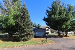 1001 Lincoln Cir, Braham, MN 55006 - Photo 2