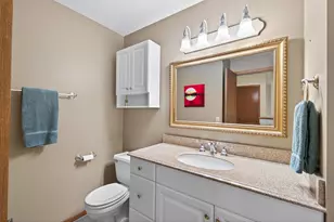 2597 Bedford Ct, Mendota Heights, MN 55120 - Photo 18