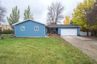 521 37th Avenue S, Moorhead, MN 56560 - Photo 1