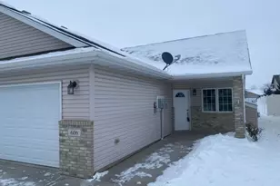 606 32 St N, Moorhead, MN 56560 - Photo 2