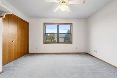 425 W Franklin Street, Morristown, MN 55052 - Photo 18