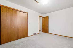 425 W Franklin St, Morristown, MN 55052 - Photo 36