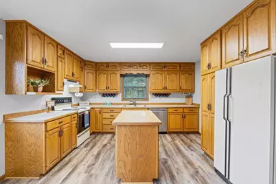 425 W Franklin Street, Morristown, MN 55052 - Photo 12