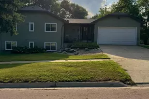 704 Miller Ave, Windom, MN 56101 - Photo 1