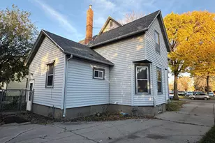 1215 6th St S, Moorhead, MN 56560 - Photo 4