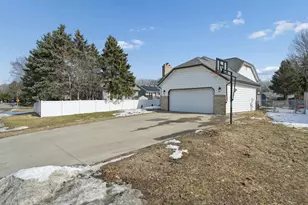 1831 Helena Rd N, Oakdale, MN 55128 - Photo 26