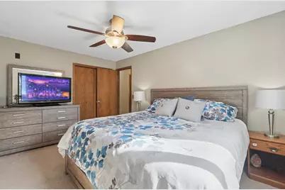 1831 Helena Road N, Oakdale, MN 55128 - Photo 14