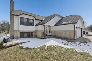 1831 Helena Rd N, Oakdale, MN 55128 - Photo 2