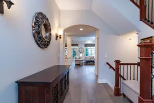 1957 Oak St, Mendota Heights, MN 55118 - Photo 4