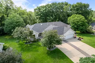 5553 Fenway Ct, White Bear Lake, MN 55110 - Photo 2